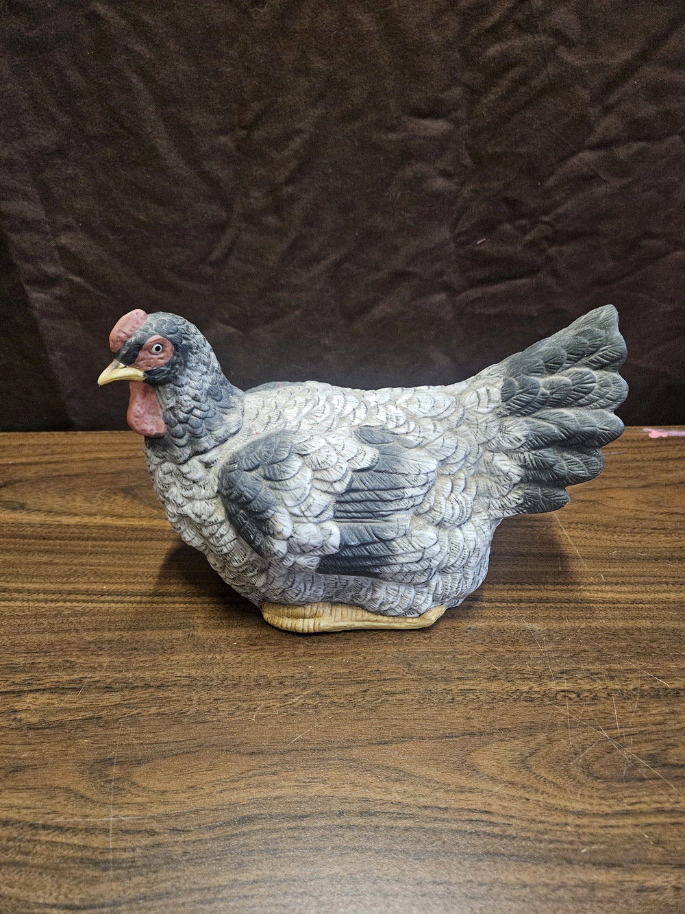 Mi Gray Hen Figurine with Pink Comb and Yellow Beak